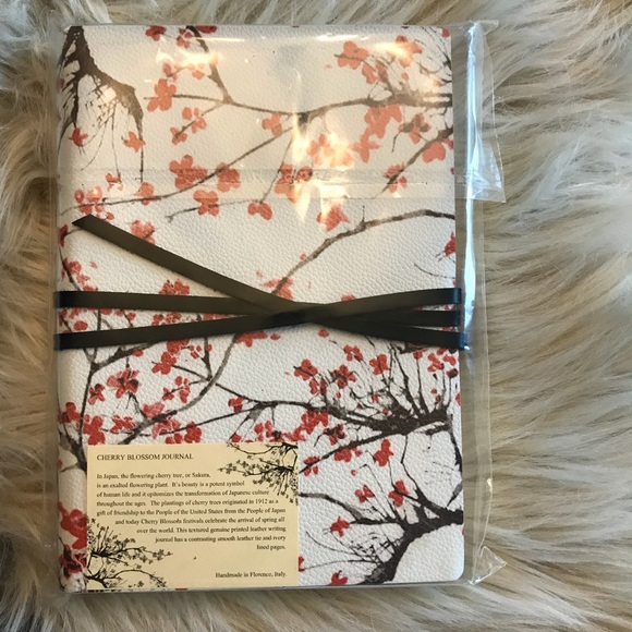 Other - 3/$30 🌸 NWT cherry blossom journal with tie cover